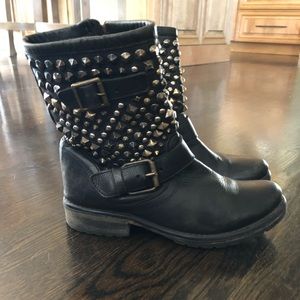 Steve Madden size 7.5 Black studded leather boot
